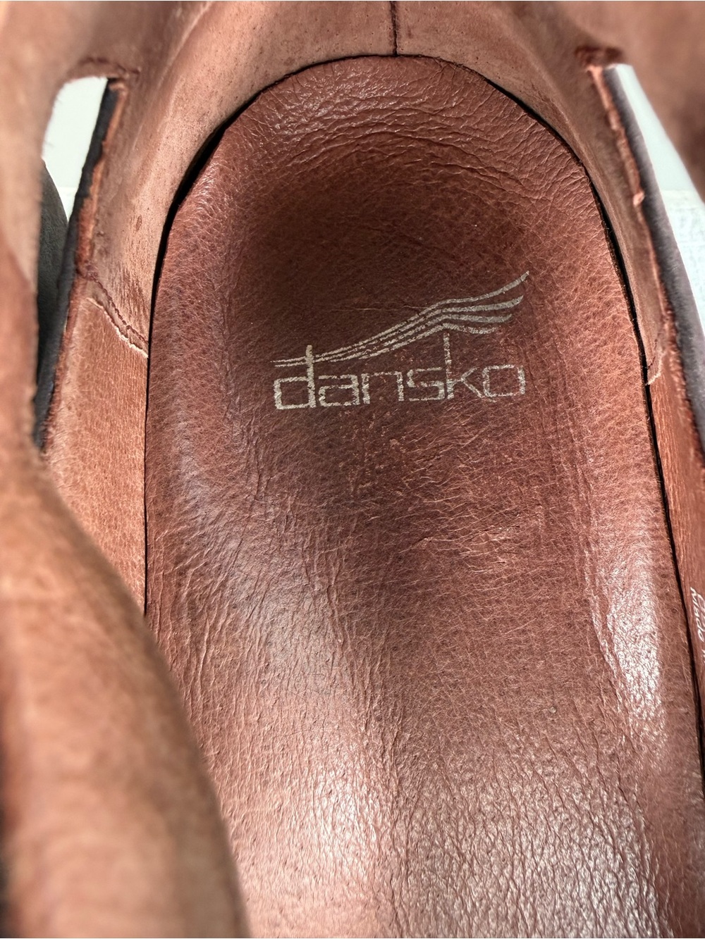 Dansko Shaylee Waterproof Leather Wedge Pumps Muted Fig Color Size 39 EUC - Picture 12 of 16